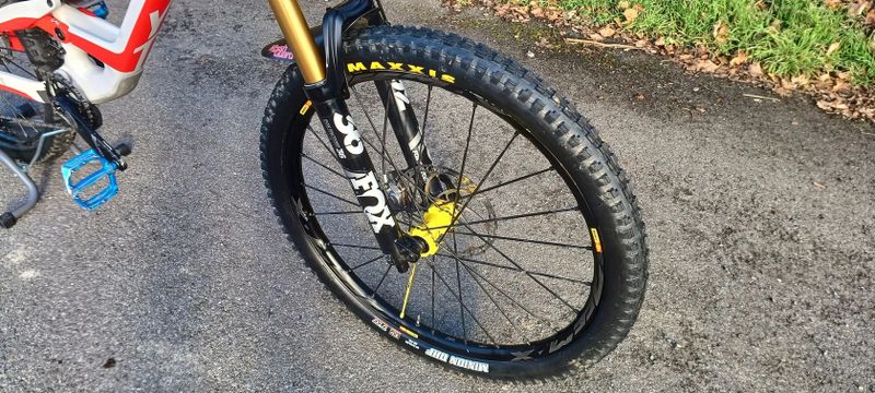YT Industries Capra CF race pro