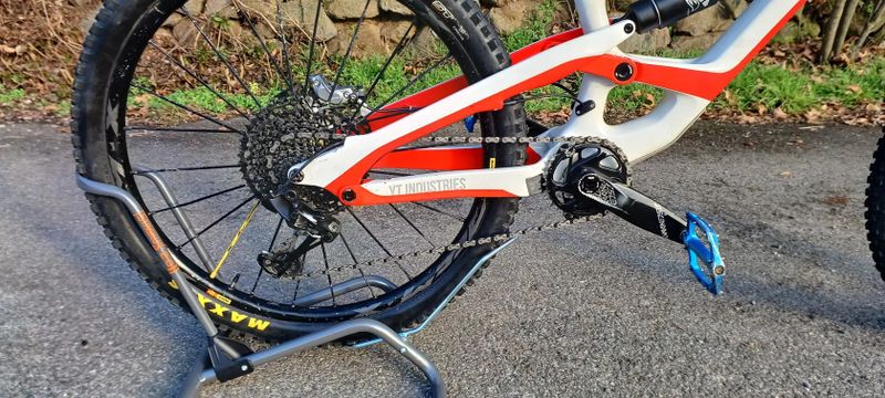 YT Industries Capra CF race pro