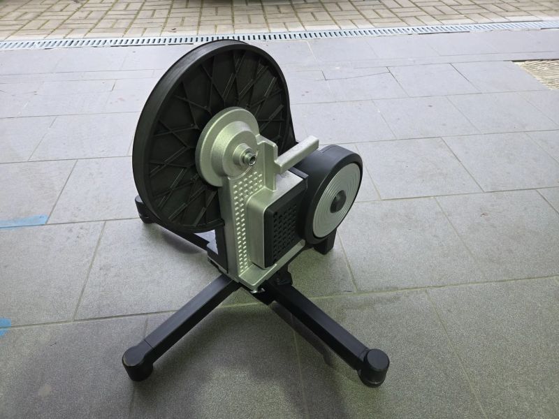 Trenažér Elite Avanti + Zwift Cog and Click + druhý ořech a 11s kazeta, záruka, doklad 