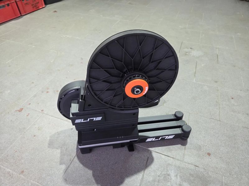 Trenažér Elite Avanti + Zwift Cog and Click + druhý ořech a 11s kazeta, záruka, doklad 