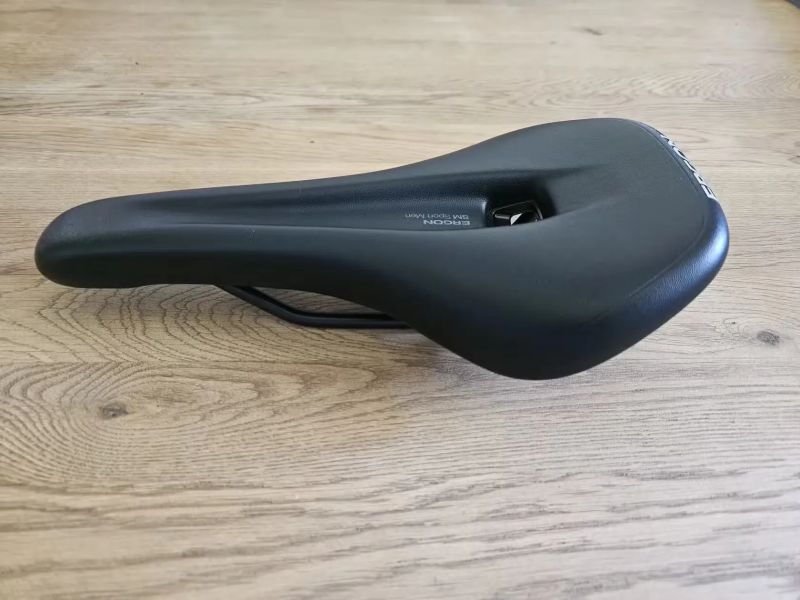 Ergon SM Sport Men S/M (šířka 144 mm, 305 g)