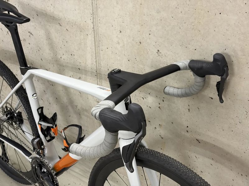 X-ROAD Team Issue Di2 GR