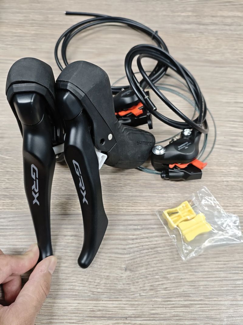 Brzdové a řadící páky Shimano GRX St-Rx610R/Br-Rx400R Dual Control 1x12