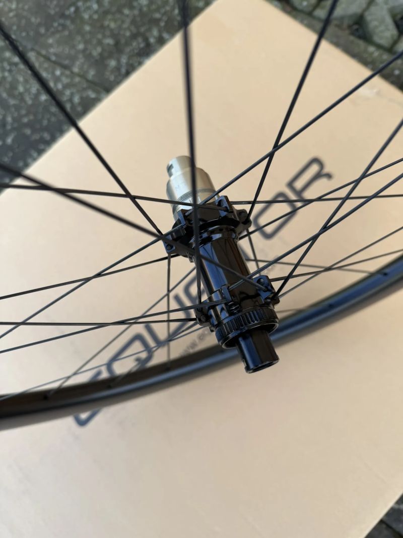 HUNT 54 Aerodynamicist Carbon Disc Wheelset