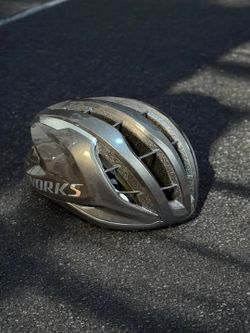 NOVÁ helma Specialized S-Works Prevail 3