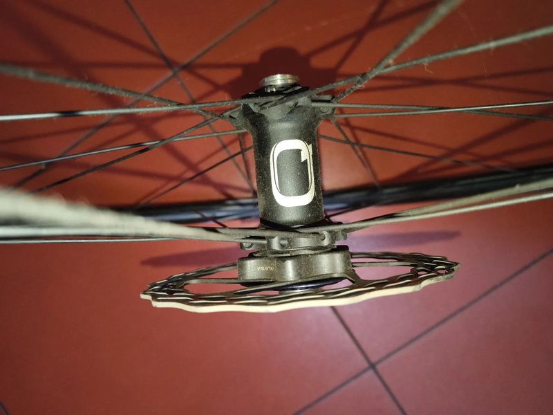 Silniční kola QUAI, karbon,ořech HG