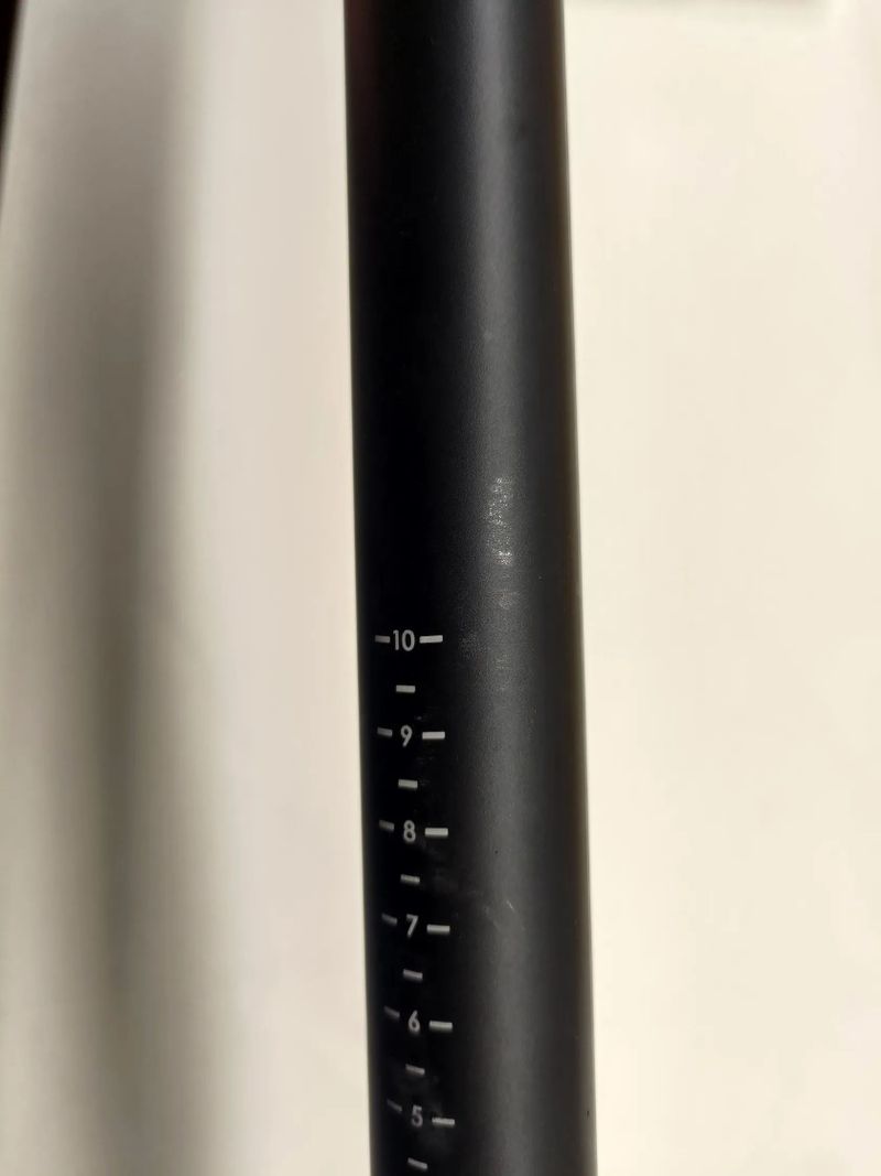 Prodám sedlovku Fizik Cyrano R3 27,2 mm x 400 mm