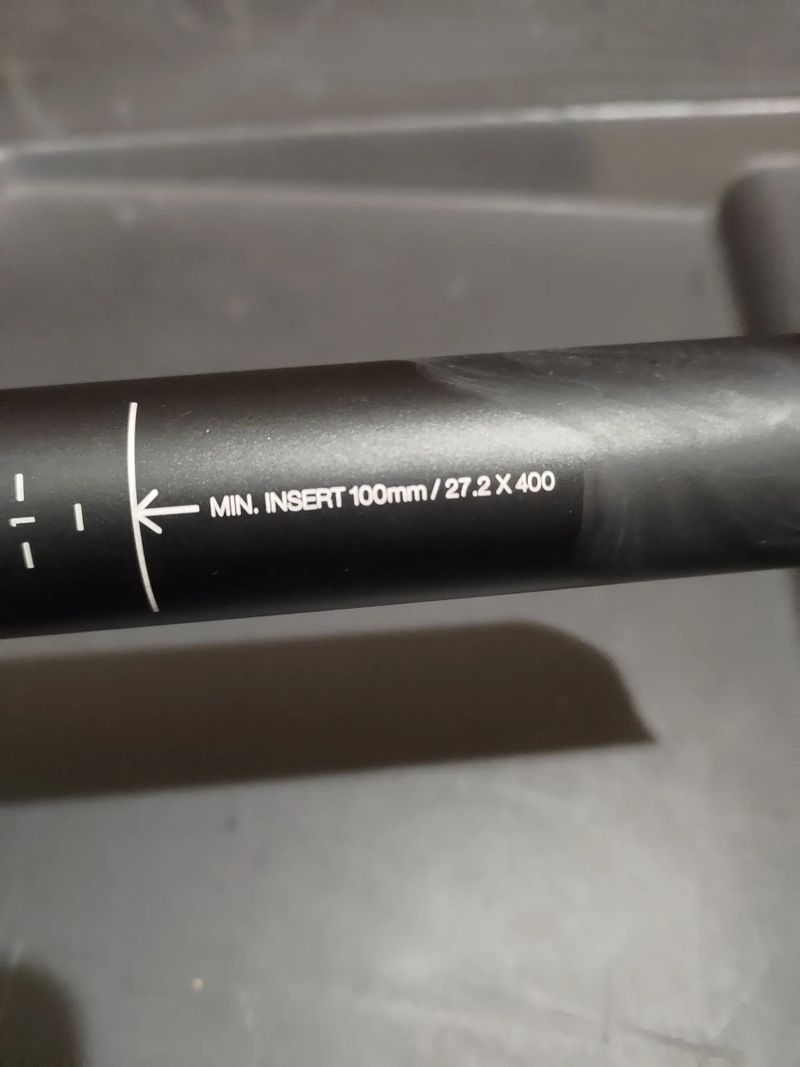 Prodám sedlovku Fizik Cyrano R3 27,2 mm x 400 mm