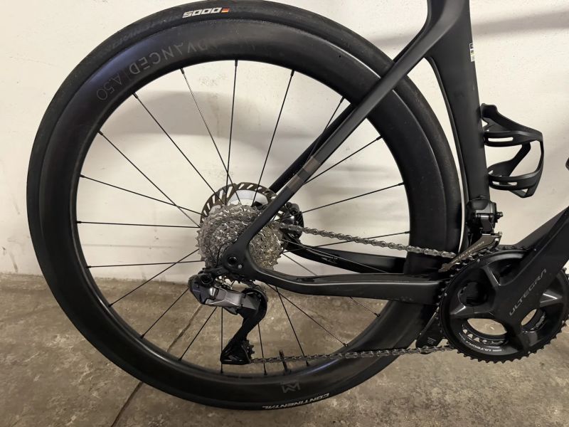 Silnicni karbonove horske kolo model 2026 velikost 58