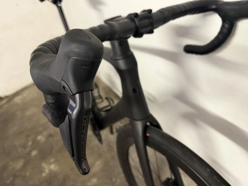 Silnicni karbonove horske kolo model 2026 velikost 58