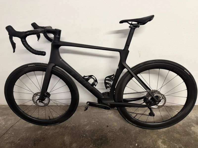 Silnicni karbonove horske kolo model 2026 velikost 58