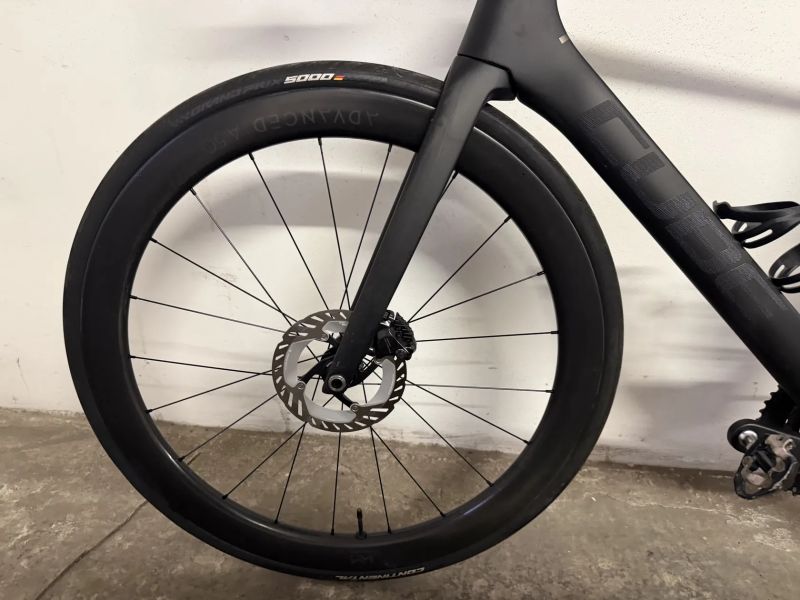 Silnicni karbonove horske kolo model 2026 velikost 58