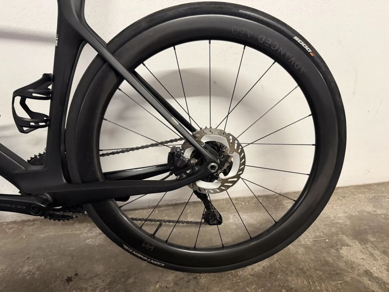 Silnicni karbonove horske kolo model 2026 velikost 58