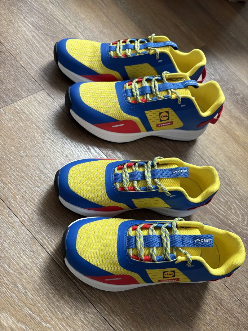 Pro Tour oblečený a doplňky 