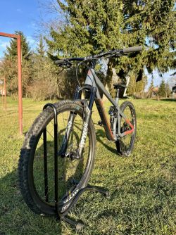 Ghost Riot Essential 2022 Velikost L záruka 15.7.2026