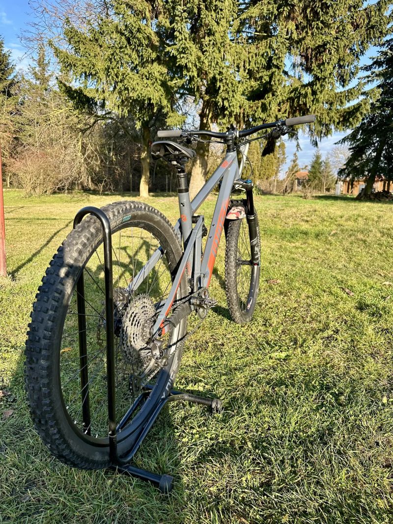 Ghost Riot Essential 2022 Velikost L záruka 15.7.2026