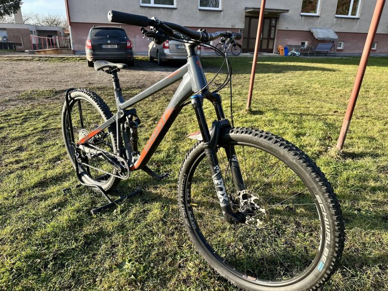 Ghost Riot Essential 2022 Velikost L záruka 15.7.2026