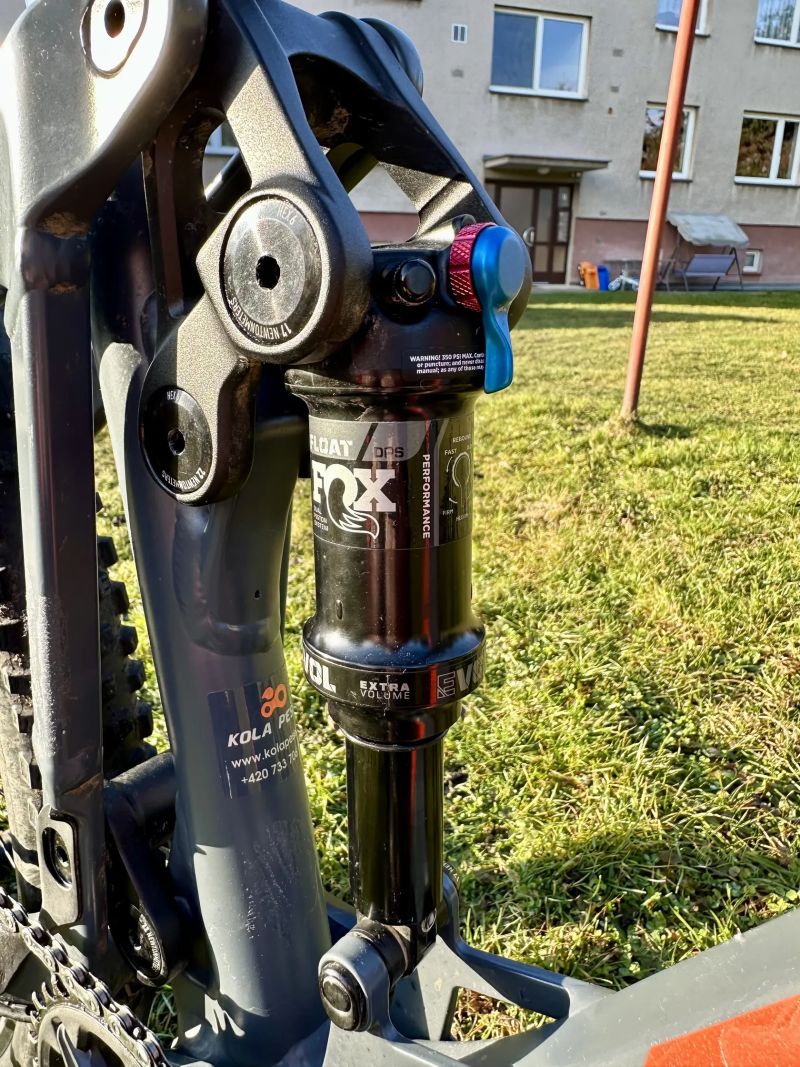 Ghost Riot Essential 2022 Velikost L záruka 15.7.2026