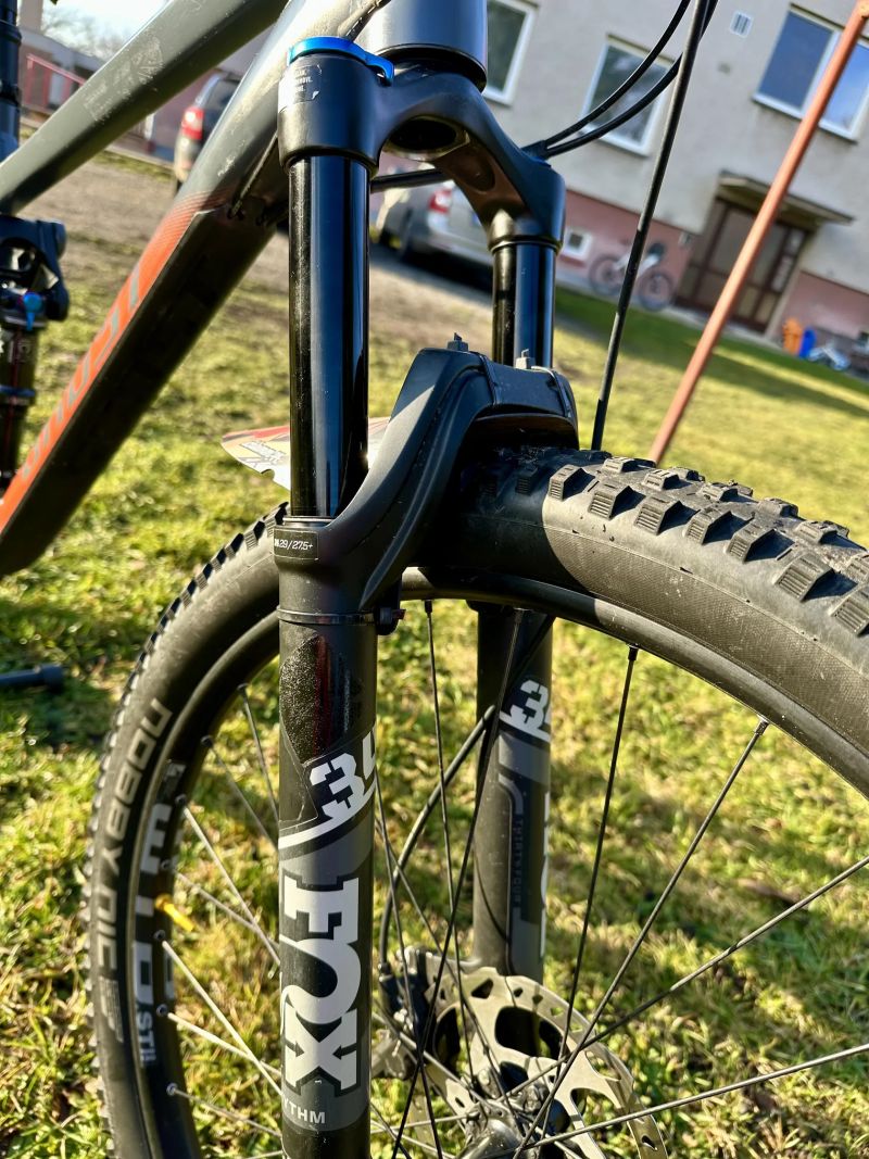 Ghost Riot Essential 2022 Velikost L záruka 15.7.2026