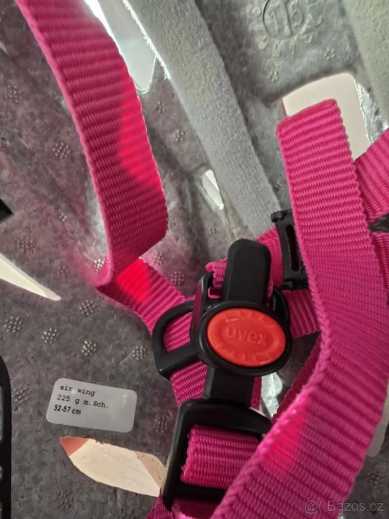 Prodám cyklistickou dětskou helmu Uvex, vel. 52-57cm