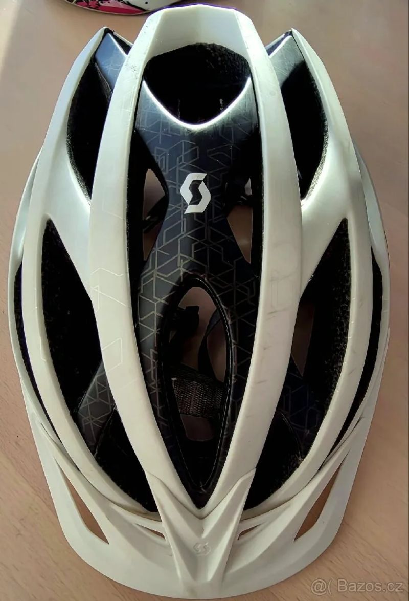 Prodám cyklistickou helmu Scott, vel. 59-61 cm.