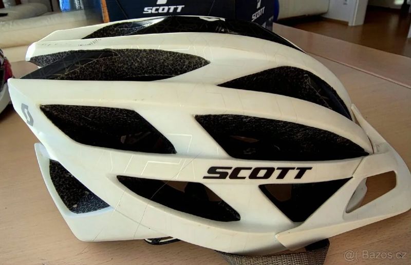 Prodám cyklistickou helmu Scott, vel. 59-61 cm.