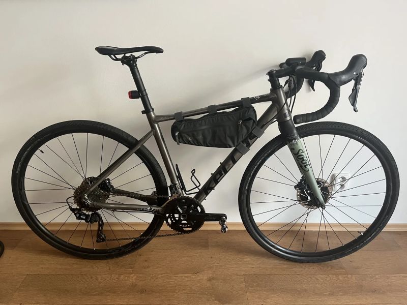 Gravel Kellys Soot 50 Shimano GRX vel. S 