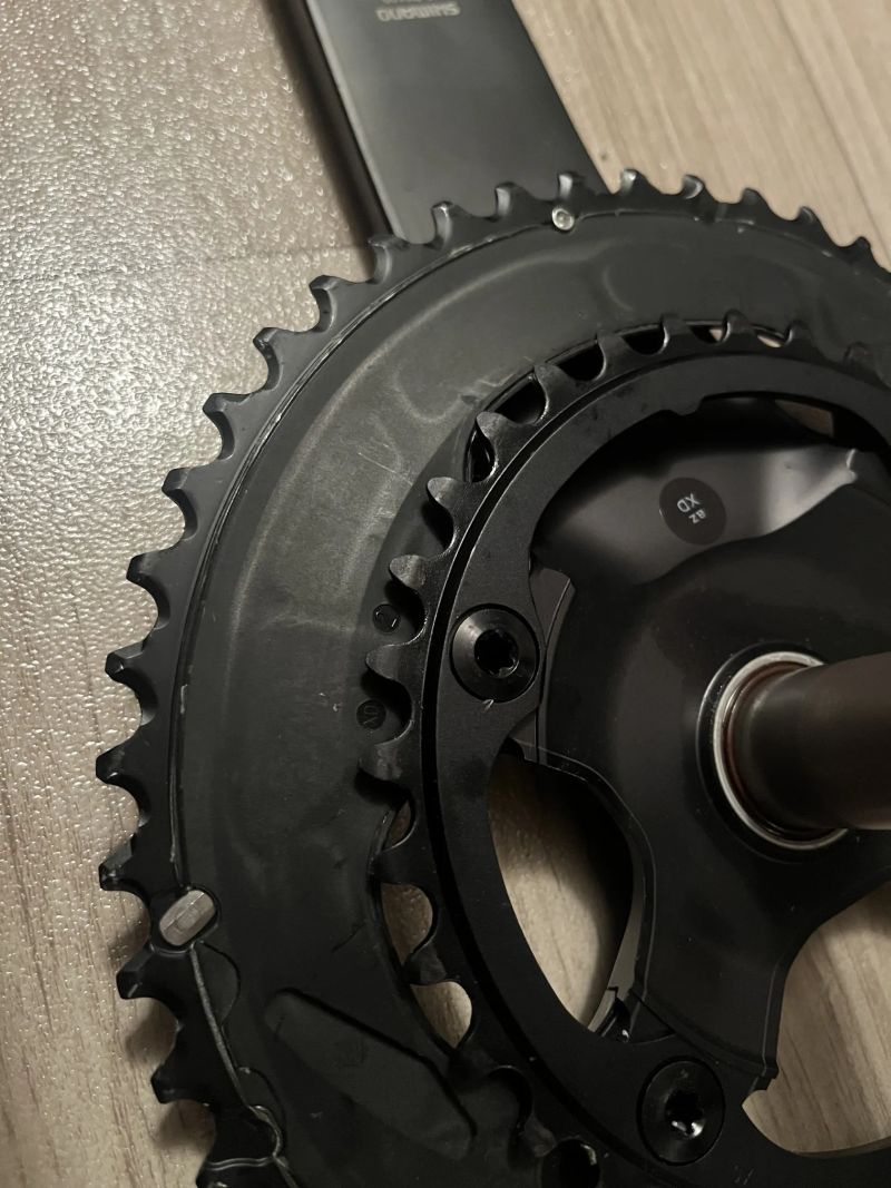 Kliky Shimano Ultegra FC-R8100, sundané z noveho kola kvůli poškrábání 