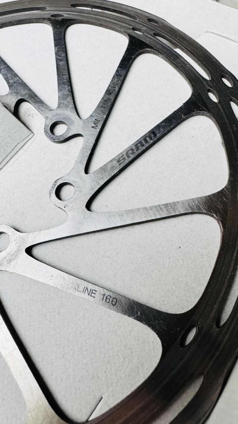 Brzdové kotouče Sram a Giant, 160mm