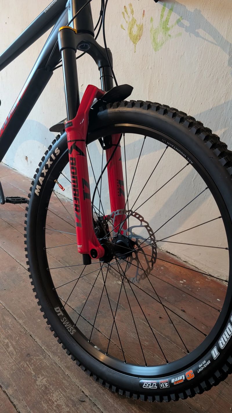 Ghost Riot EN Universal