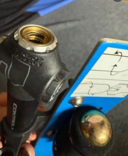 Pumpička mini s CO2 a s držákem 