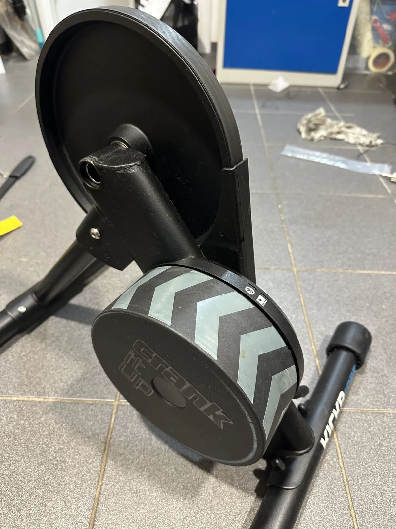 Wahoo Kickr Core v1 – použitý trenažér, funguje bez problému