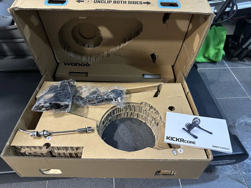Wahoo Kickr Core v1 – použitý trenažér, funguje bez problému