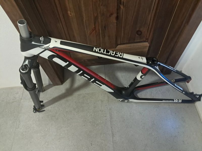 Cube karbon XS/27,5 + vzduch.vidlice Suntour Raidon 