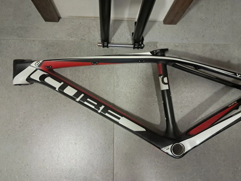 Cube karbon XS/27,5 + vzduch.vidlice Suntour Raidon 