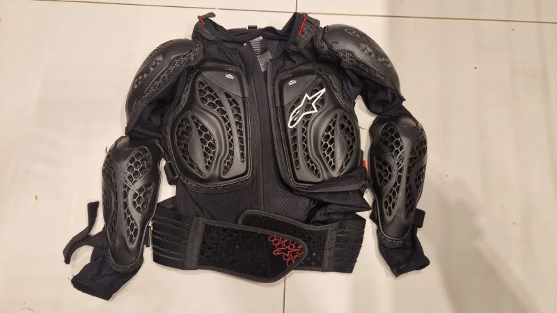 Chráničová vesta Alpinestars