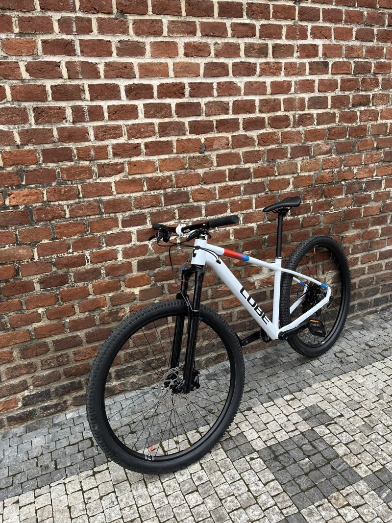 Cube AIM SLX 12,6kg!, vidlice Reba, řazení Shimano SLX/XT 12rychlostí