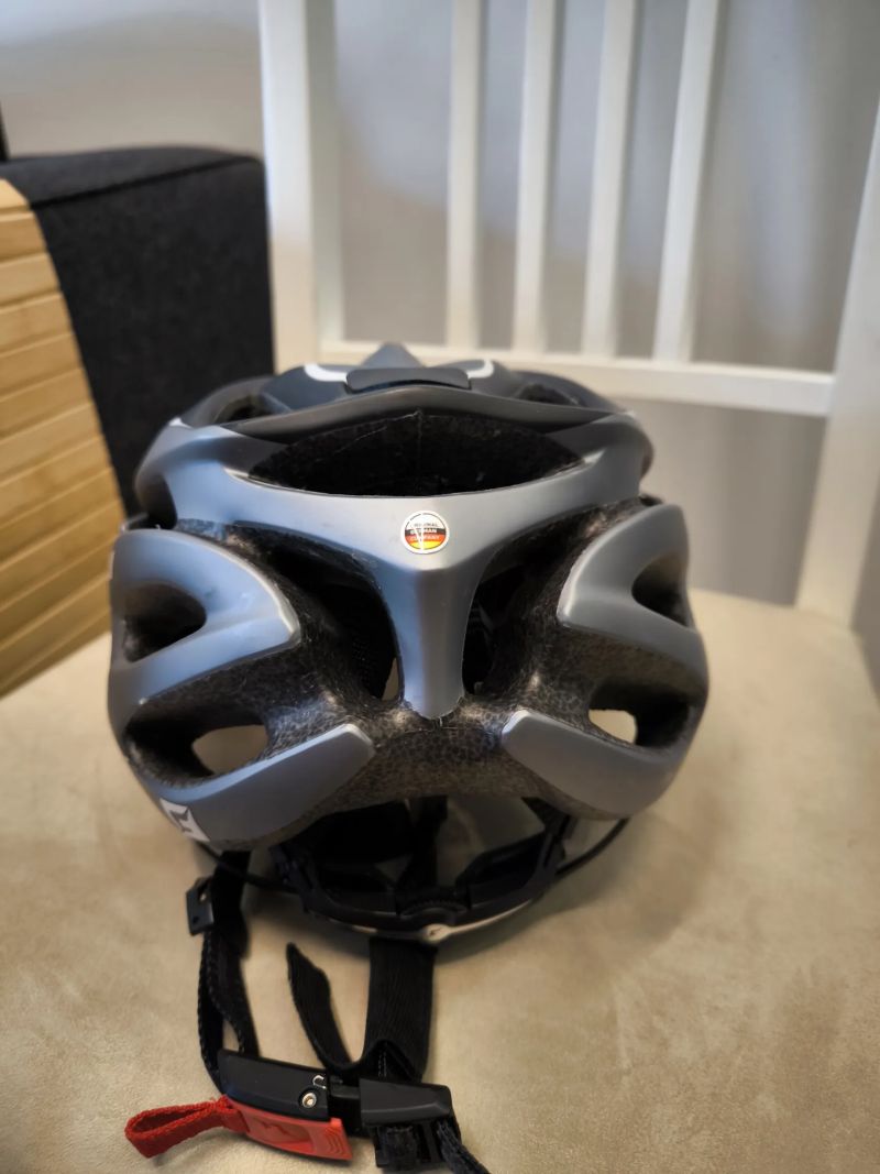 Prodám cyklistickou unisex helmu Cratoni Pacer MTB S–M (54–58 cm)