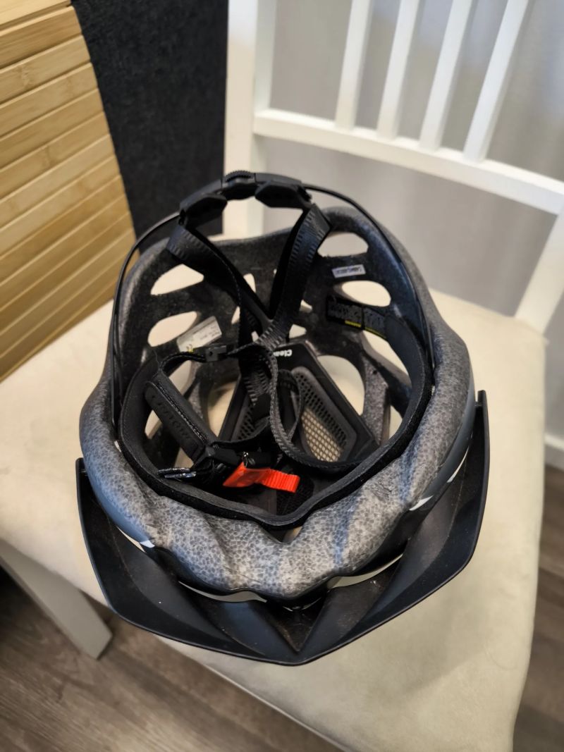 Prodám cyklistickou unisex helmu Cratoni Pacer MTB S–M (54–58 cm)