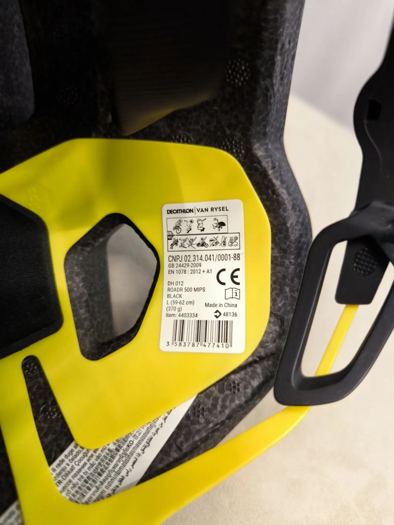 Prodám cyklistickou silniční helmu Van Rysel Roadr 500 MIPS L (59–62 cm)