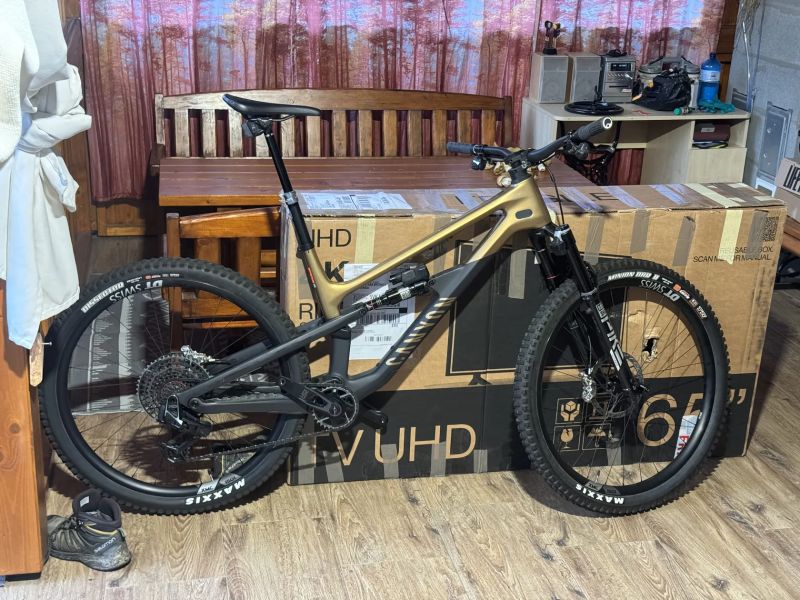 NOVÉ - Canyon Spectral 125 CF LTD (X0 TRANSMISSION, FLIGHT ATTENDANT)