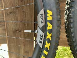 Karbon enduro kola DT Swiss EXC 1501 - zánovní