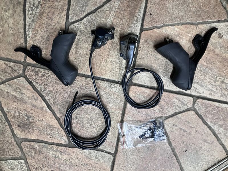 Sram Force axs páky brzdy třmeny řazení