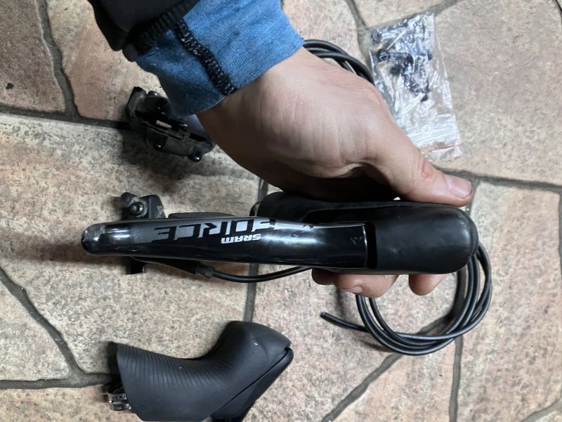 Sram Force axs páky brzdy třmeny řazení