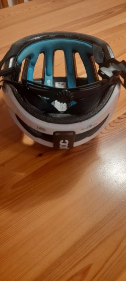 Prodám cyklistickou helmu POC 