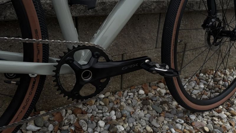 gravel Pells x bezdrátové Shimano GRX 1x12