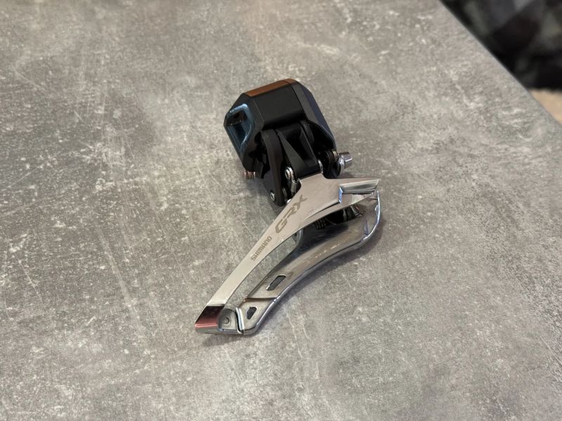 Přesmykač Shimano GRX Di2 2x11 