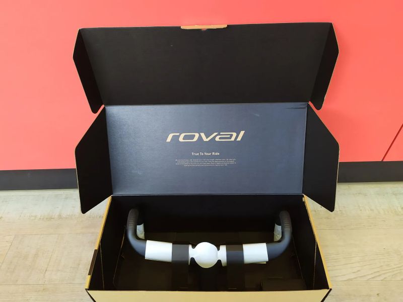 TARMAC SL8 + ROVAL RAPIDE KOKPIT