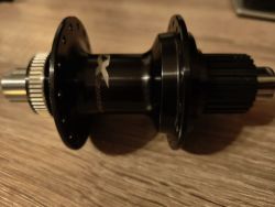 Zadní náboj Shimano XT FH-M8110 , 32děr , osa 12x142mm , CL