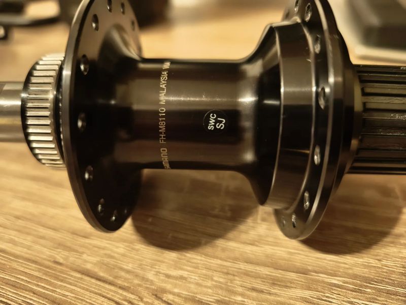 Zadní náboj Shimano XT FH-M8110 , 32děr , osa 12x142mm , CL